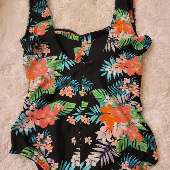 Unique vintage style pin-up byron blue one piece swimsuit - Picture 3 of 8